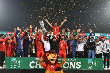 Islamabad United lifts its 3rd PSL trophy